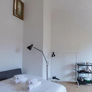 Appartamento Menabrea In Isola, Milano