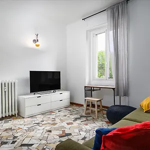 Ennio 8 - Bilocale Cool Apartament